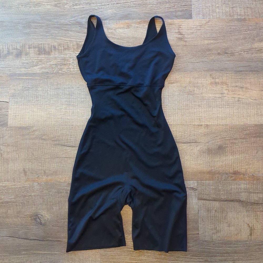 Spanx shape wear bundle - S - Full body suit, shorts, camisole